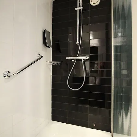 Hotel Express Leeds-east By Ihg Leeds (West Yorkshire)