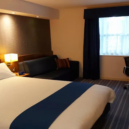 Готель Express Leeds-east By Ihg 3*
