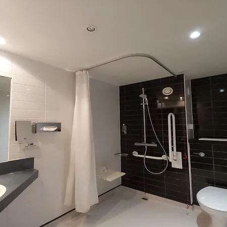Express Leeds-east By Ihg Готель 3*