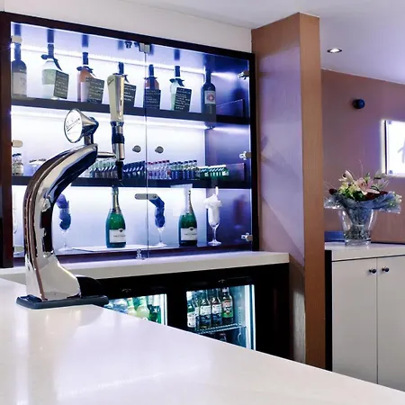 Hotel Express Leeds-east By Ihg