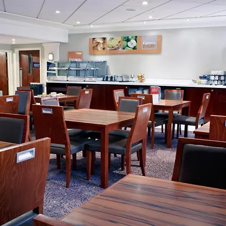 Express Leeds-east By Ihg Готель Лідс