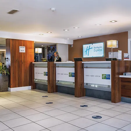 Express Leeds-east By Ihg Otel