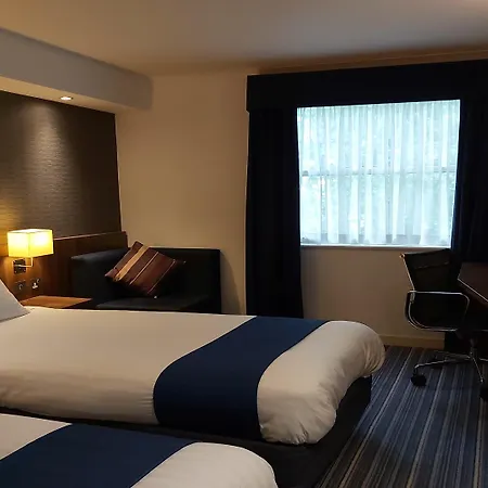 Готель Express Leeds-east By Ihg 3*