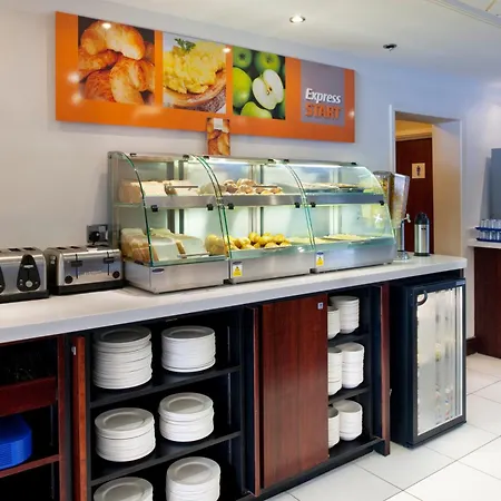 Express Leeds-east By Ihg 3* Лідс