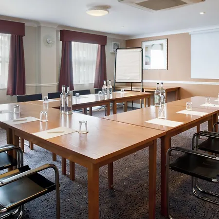 Express Leeds-east By Ihg 3* Лідс