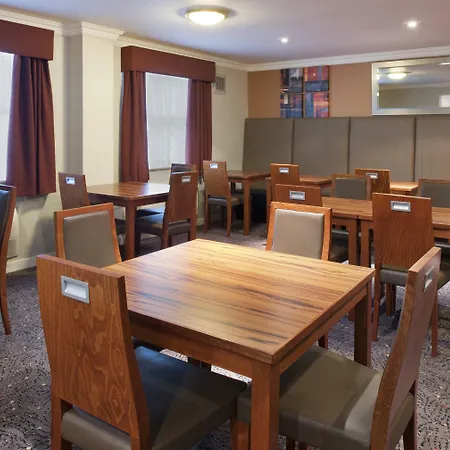 Express Leeds-east By Ihg Hotel
