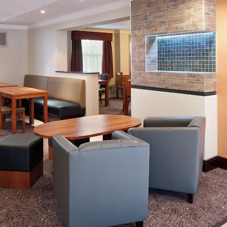 Готель Express Leeds-east By Ihg 3*