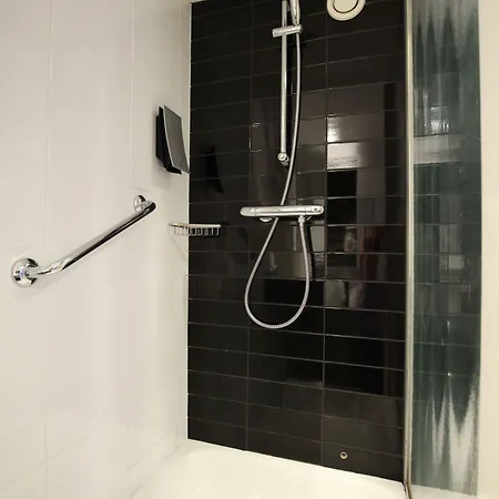 Express Leeds-east By Ihg