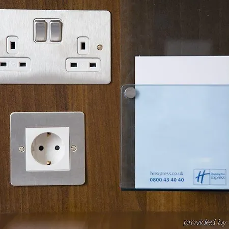 Hotel Express Leeds-east By Ihg 3*