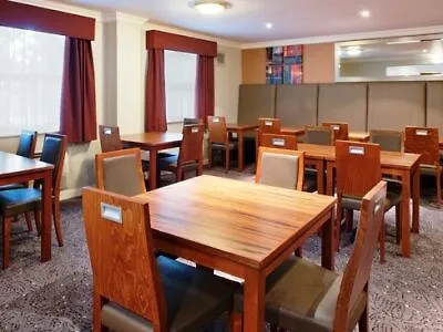 Express Leeds-east By Ihg Лідс