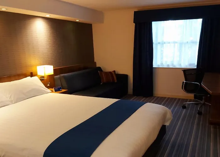 מלון Express Leeds-east By Ihg 3*