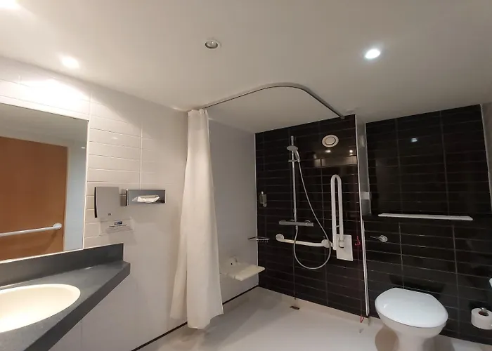 Express Leeds-east By Ihg מלון 3*