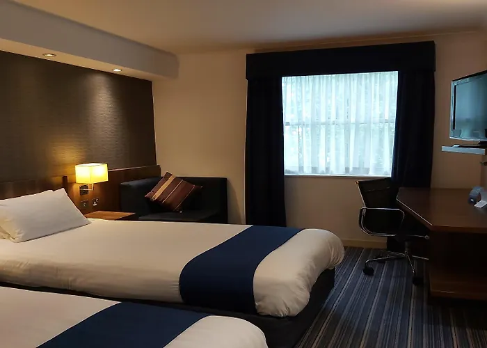 Готель Express Leeds-east By Ihg 3*