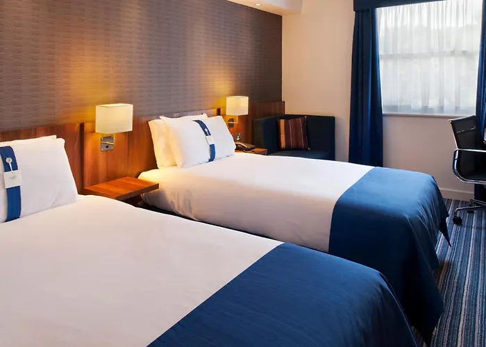 מלון Express Leeds-east By Ihg 3*