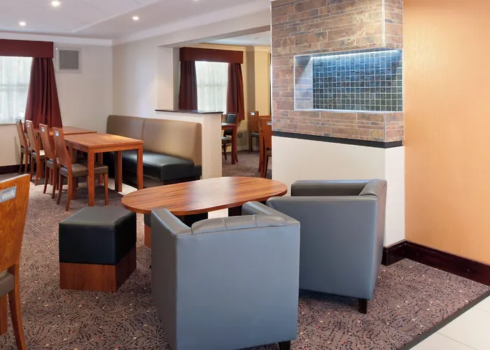 Готель Express Leeds-east By Ihg 3*