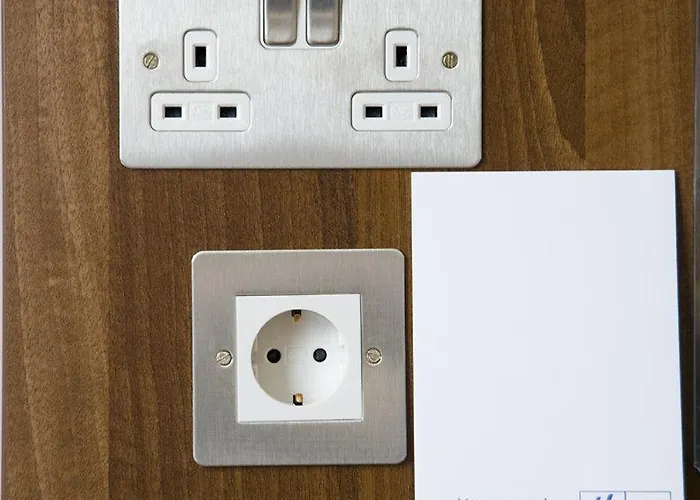 Express Leeds-east By Ihg Лідс