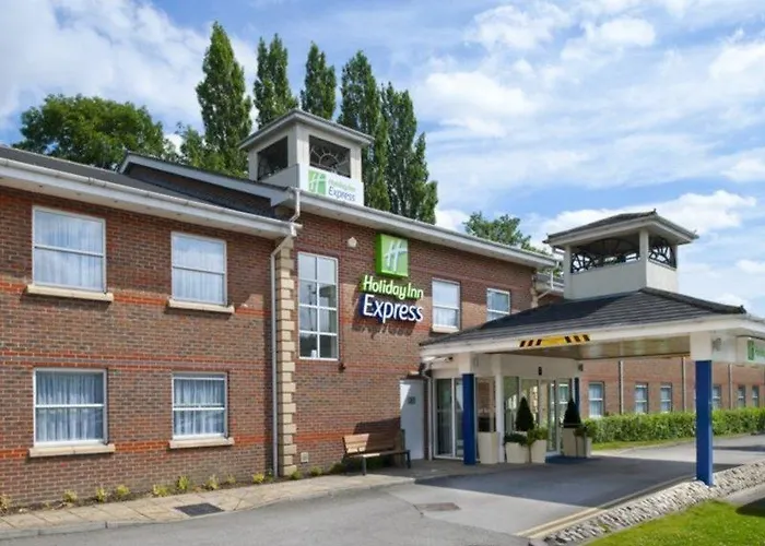 מלון Express Leeds-east By Ihg 3*