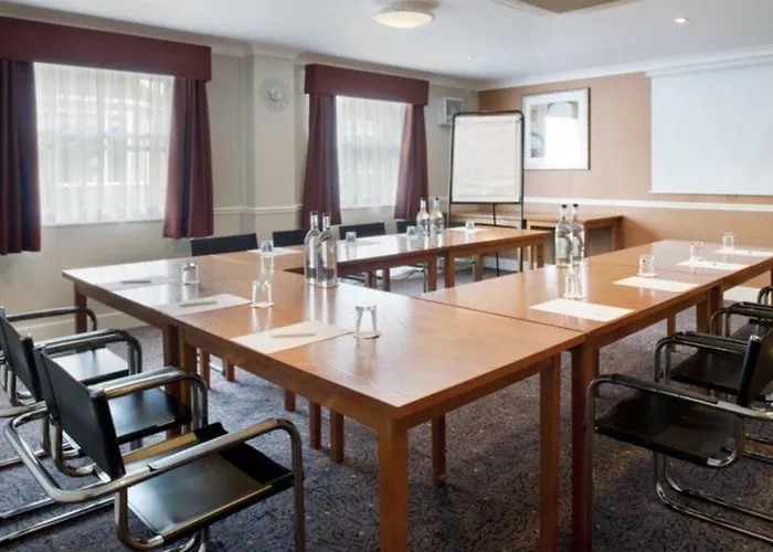 Express Leeds-east By Ihg לידס