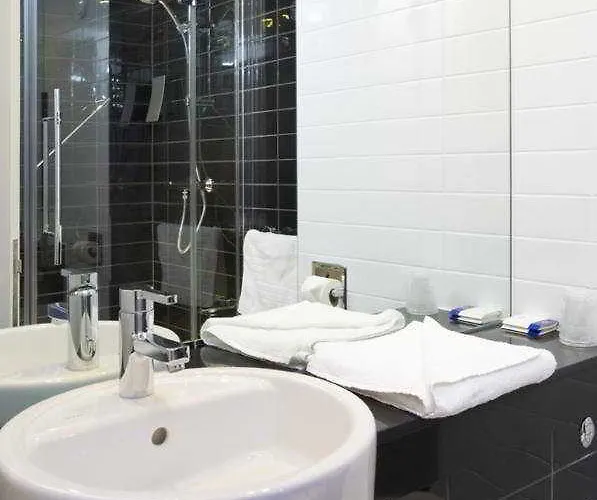 Express Leeds-east By Ihg Лідс