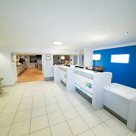 Express Leeds-east By Ihg 3*